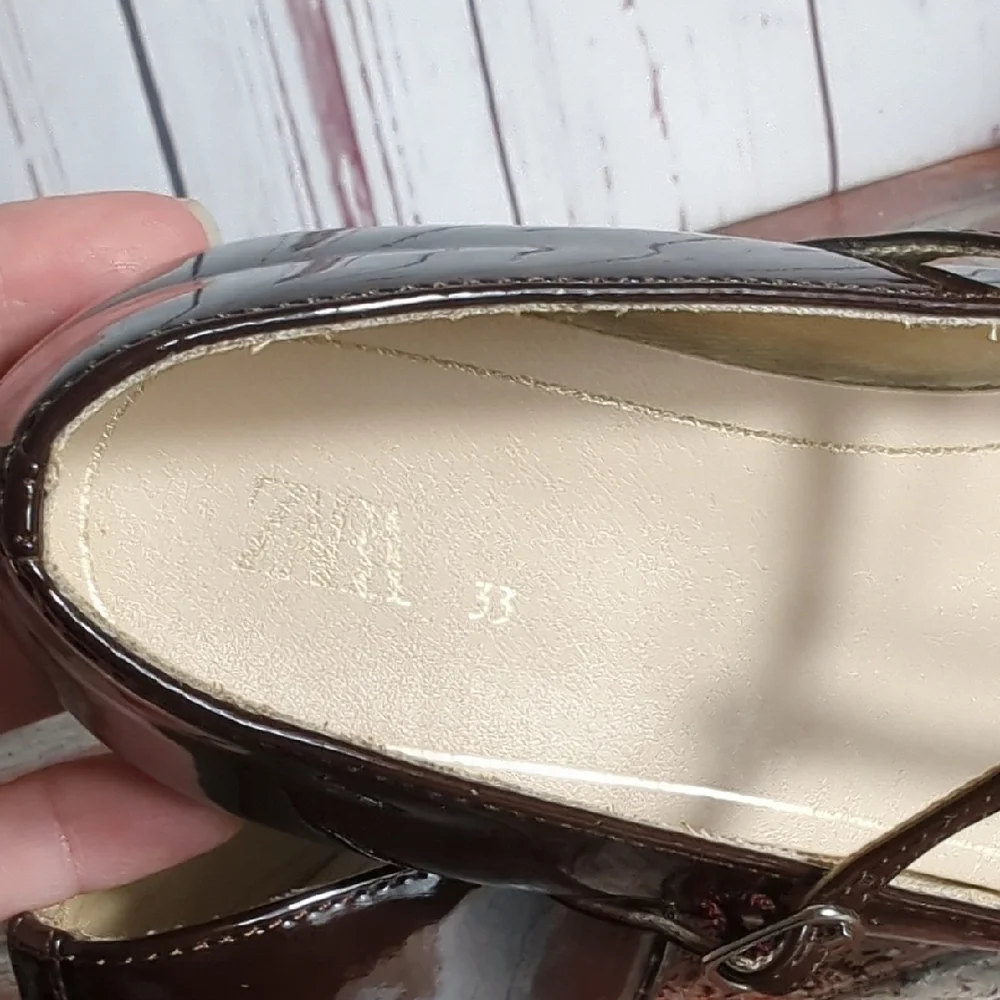 Zara Girls T-Strap Mary Janes Flats Brown Burgundy Patent‎ Leather Glossy 1.5